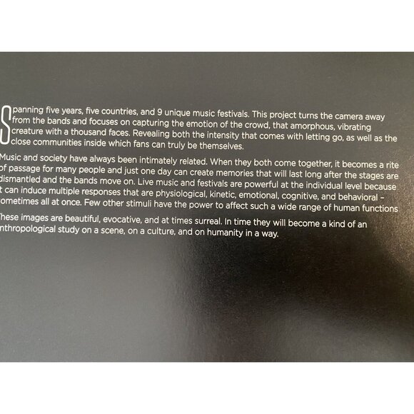 Release The Crowd By Nic Bezzina HC Book Author Signed 312/2000 Coffee Table - Picture 5 of 6